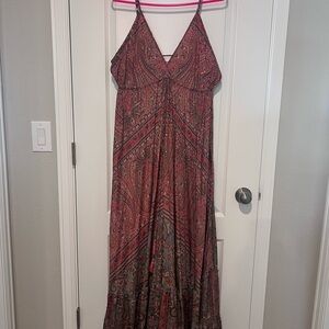 Chic Paisley Maxi Dress in Red and Black